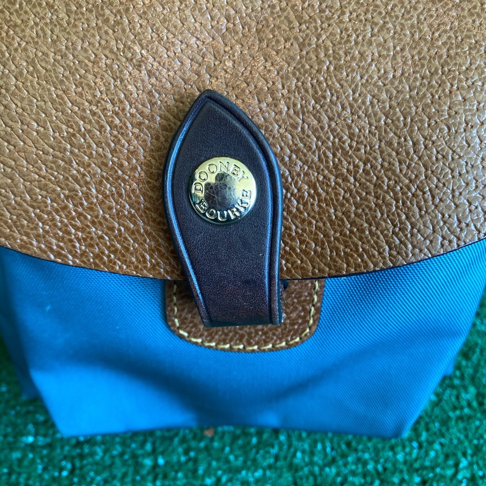 Dooney & Bourke Crossbody |Rare Dooney & Bourke - Picture 3 of 12